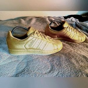 Adidas Superstar. Gold Foil/Toe. Size 7. BB8138